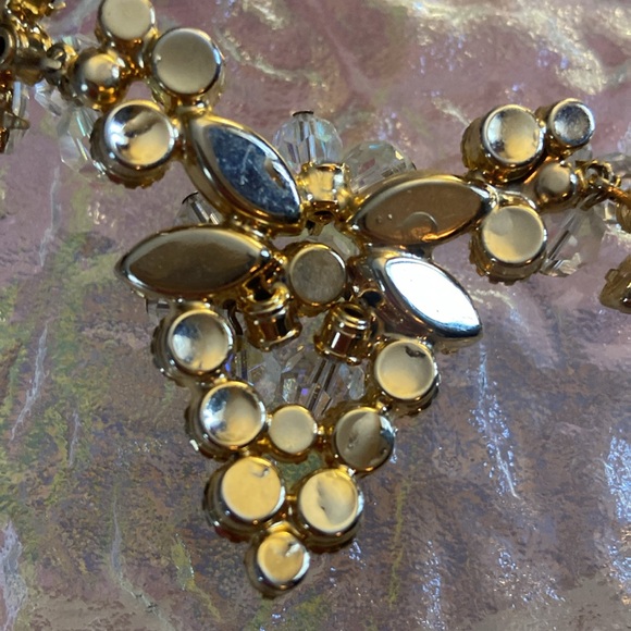 Vintage Aurora Borealis crystal cluster necklace perfect bridal piece goldtone - Picture 8 of 15